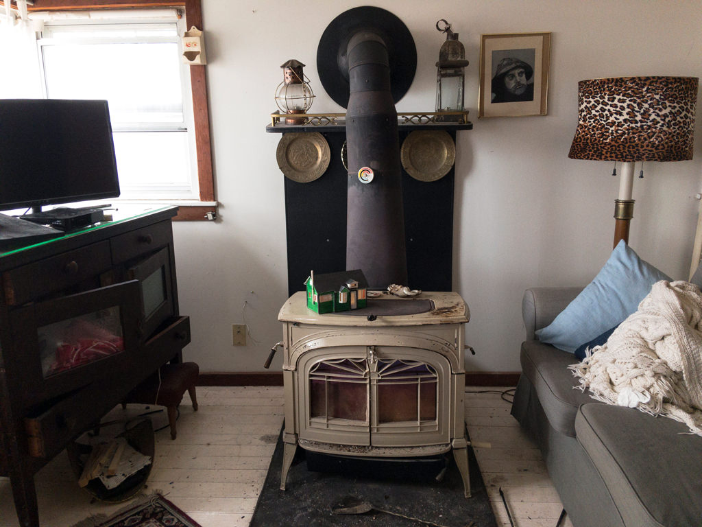 Alison, interior with model